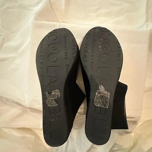 Chocolat Blu Black Wedge Shoes with Open Back - Picture 5 of 8